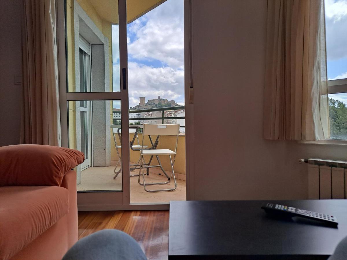 Apartamento Con Vistas, Amplio Y Luminoso Monforte De Lemos Dış mekan fotoğraf